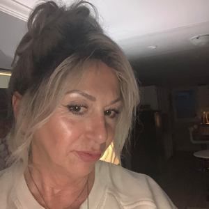 Meet your Posher, Suzanne e